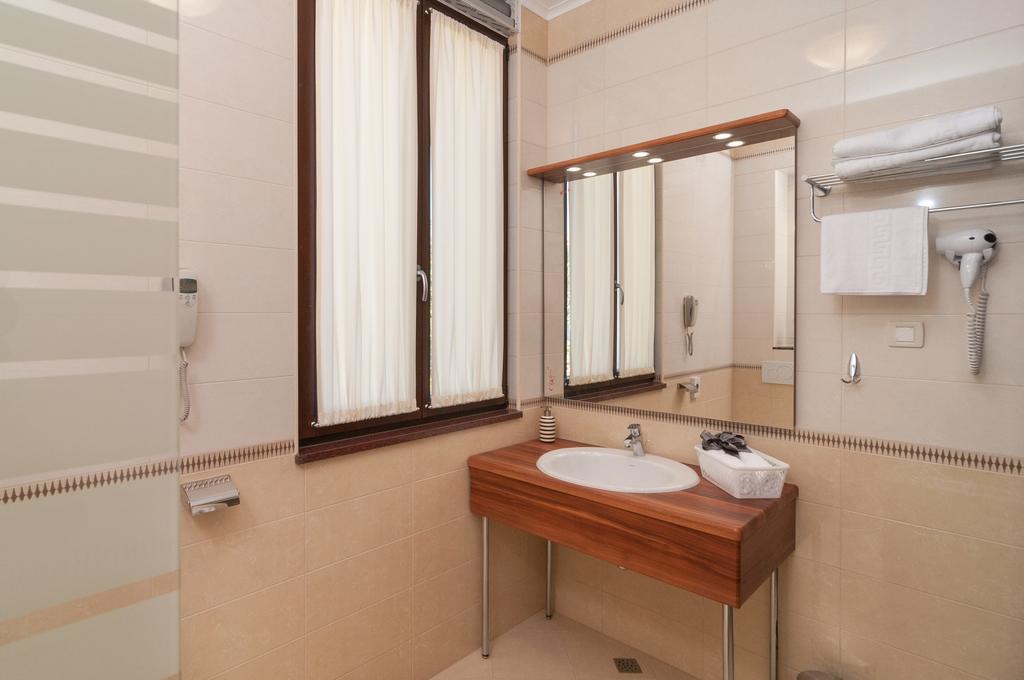 Luxury Rooms Near The Beach3 Split Exterior photo